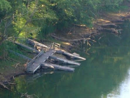 Lodge Riverfront Burkesville